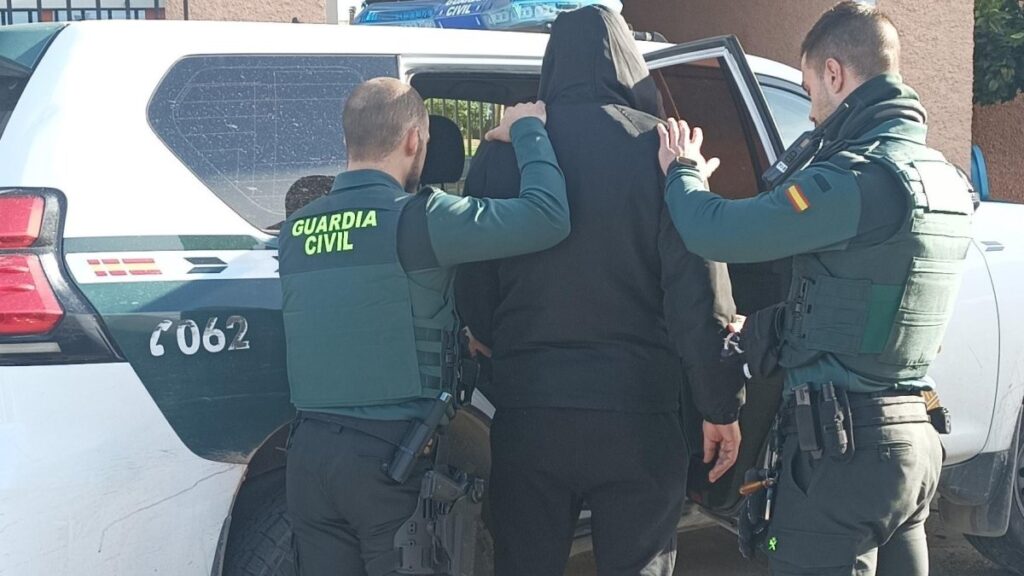 detenido huercal overa pub